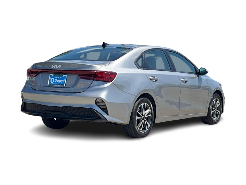 Thumbnail: 2023 Kia Forte - 20