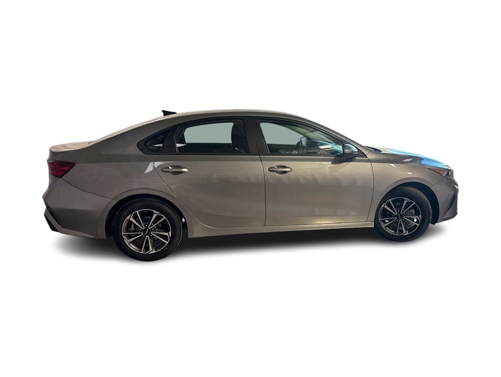 Thumbnail: 2024 Kia Forte - 15