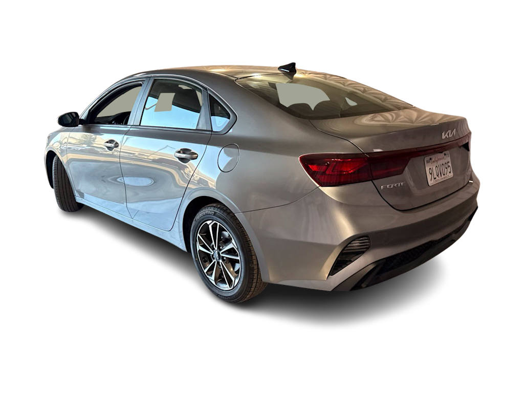 Thumbnail: 2024 Kia Forte - 4