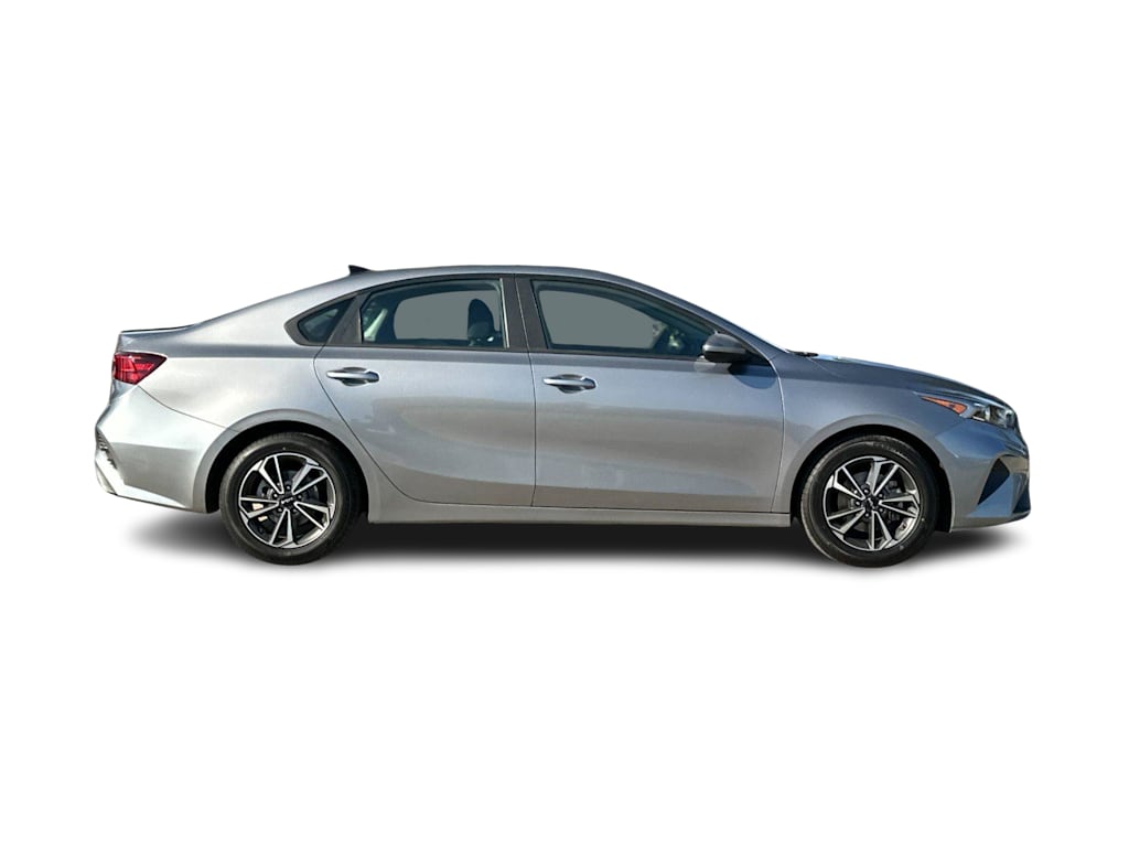 Thumbnail: 2024 Kia Forte - 19