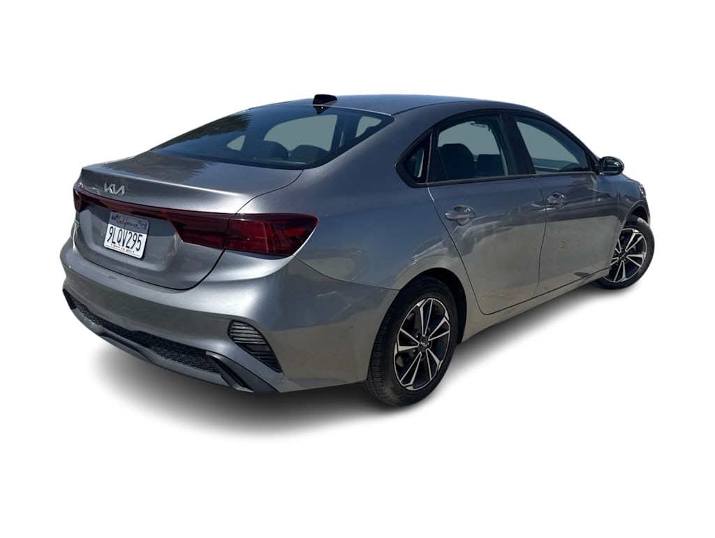Thumbnail: 2024 Kia Forte - 18