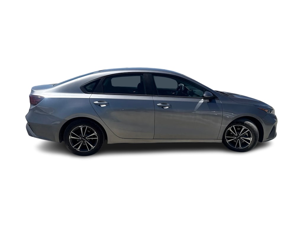 Thumbnail: 2024 Kia Forte - 17