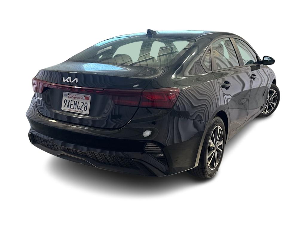 Thumbnail: 2024 Kia Forte - 16