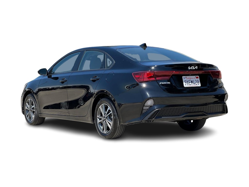 Thumbnail: 2024 Kia Forte - 4