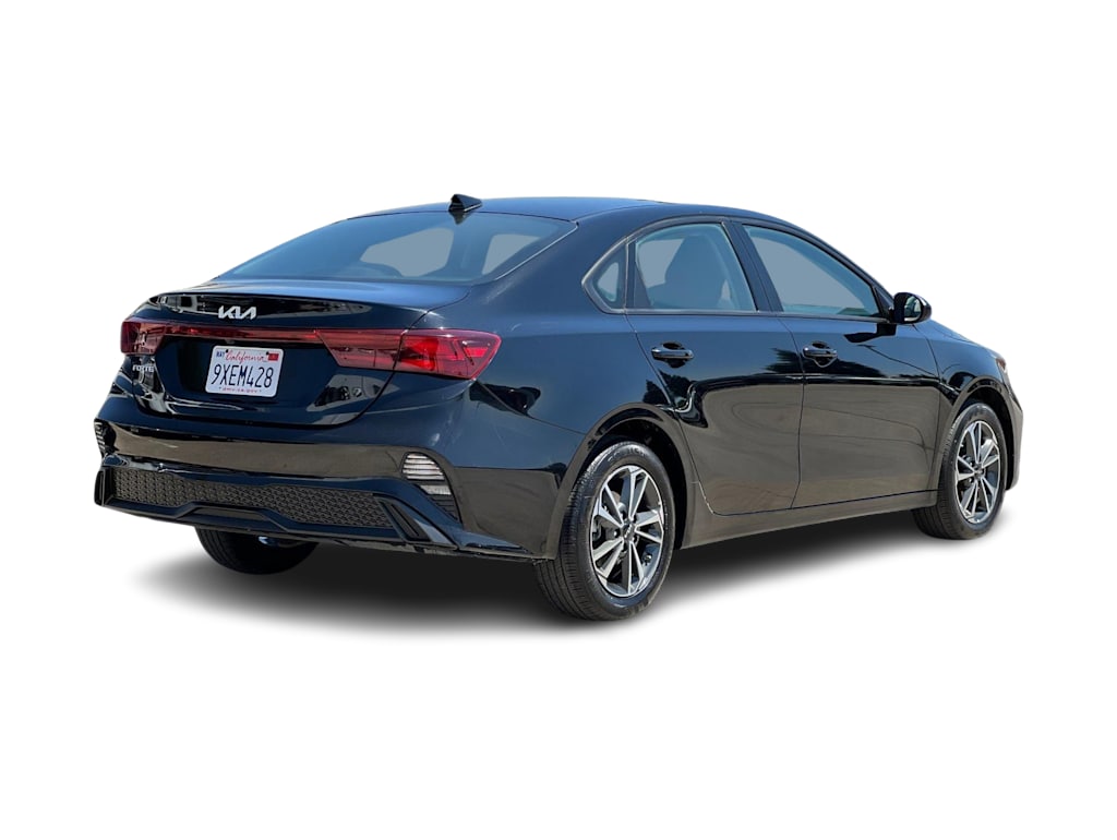 Thumbnail: 2024 Kia Forte - 19
