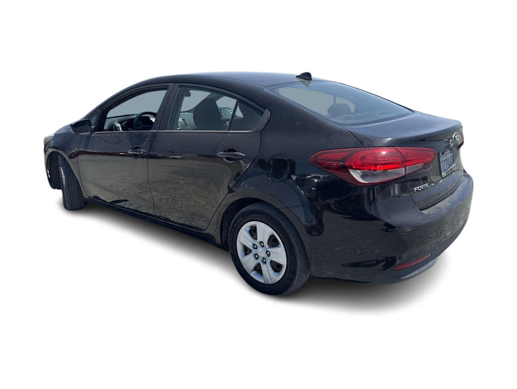 Thumbnail: 2017 Kia Forte - 4