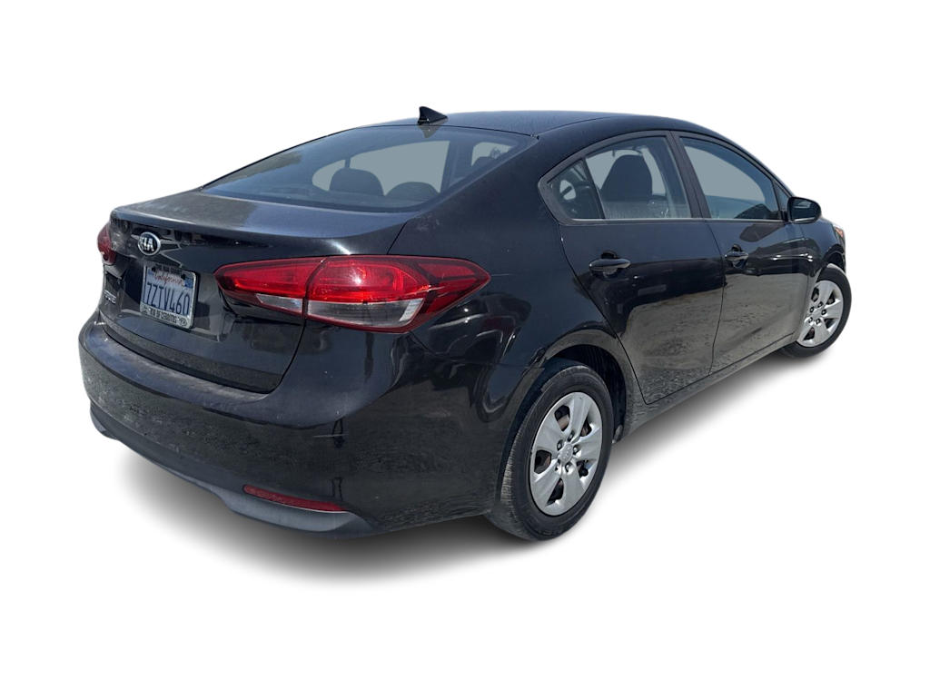 Thumbnail: 2017 Kia Forte - 13
