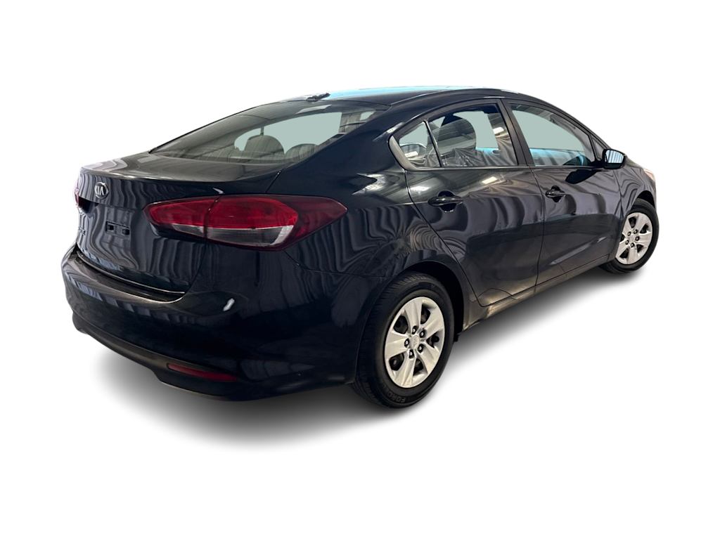 Thumbnail: 2017 Kia Forte - 17