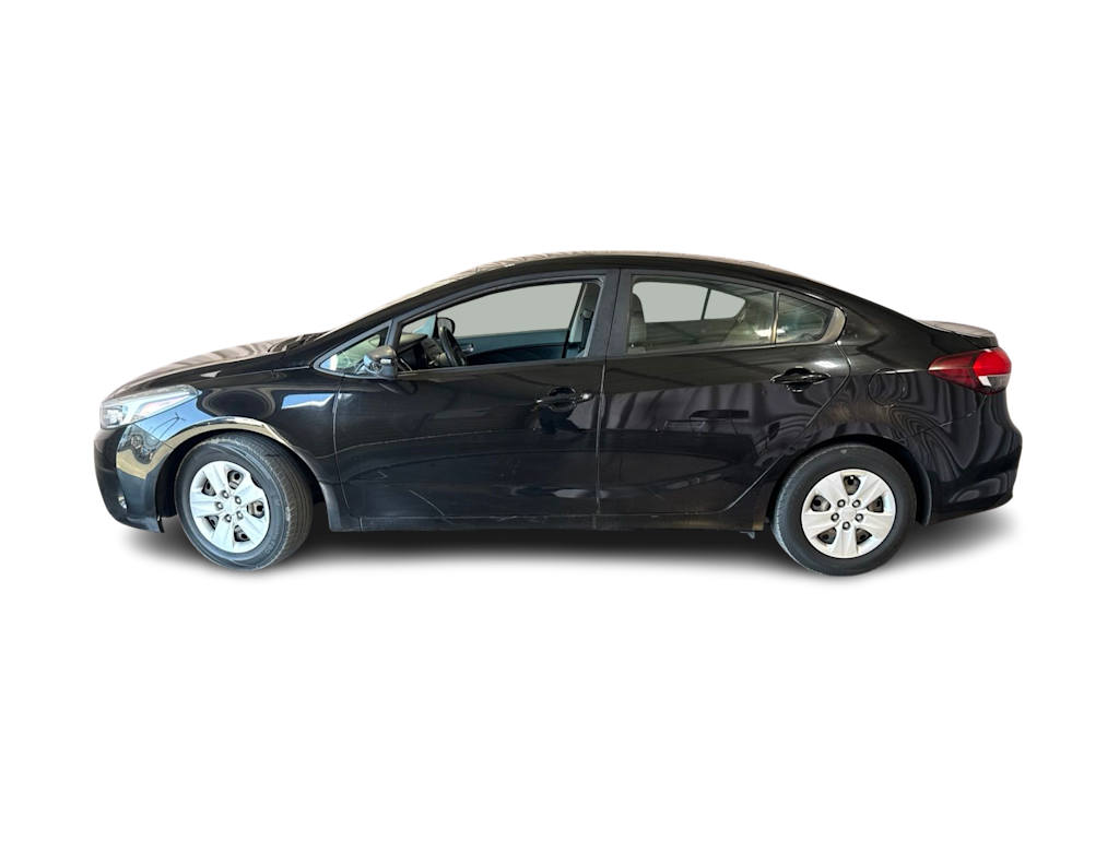 Thumbnail: 2017 Kia Forte - 3