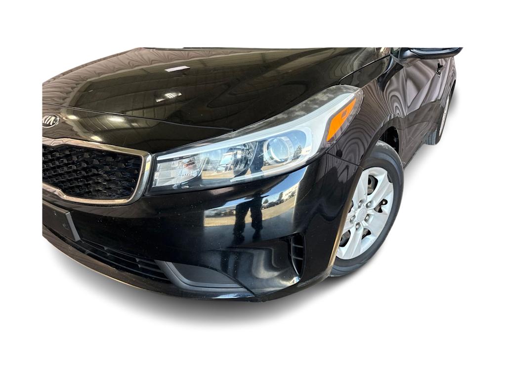 Thumbnail: 2017 Kia Forte - 18