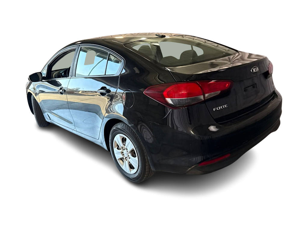Thumbnail: 2017 Kia Forte - 4