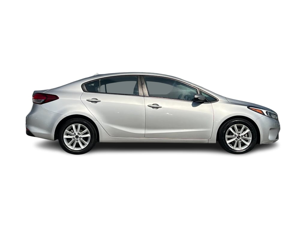 Thumbnail: 2017 Kia Forte - 20
