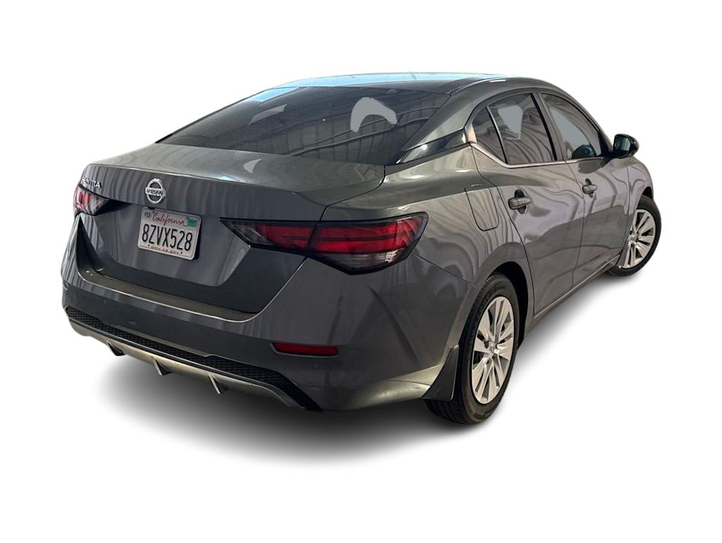 Thumbnail: 2022 Nissan Sentra - 17
