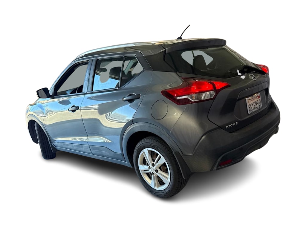 Thumbnail: 2019 Nissan Kicks - 4