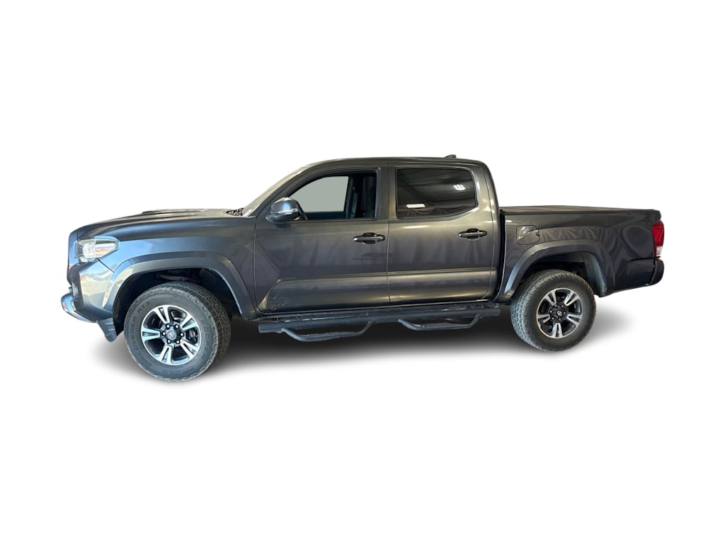 Thumbnail: 2016 Toyota Tacoma - 3