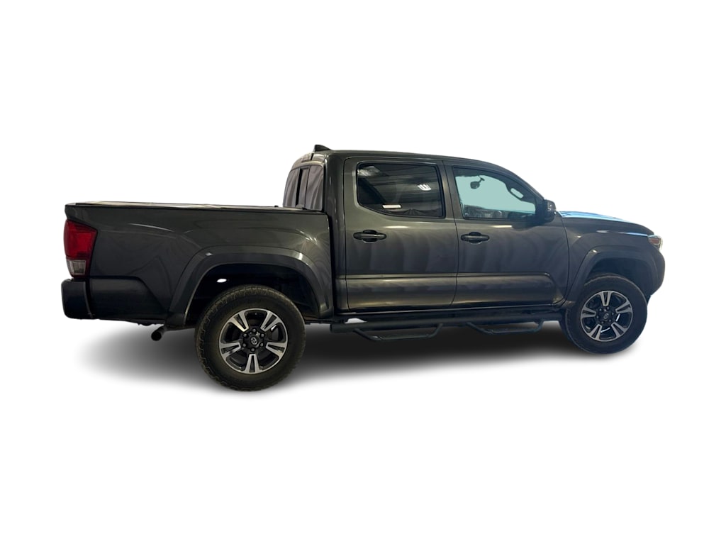 Thumbnail: 2016 Toyota Tacoma - 15