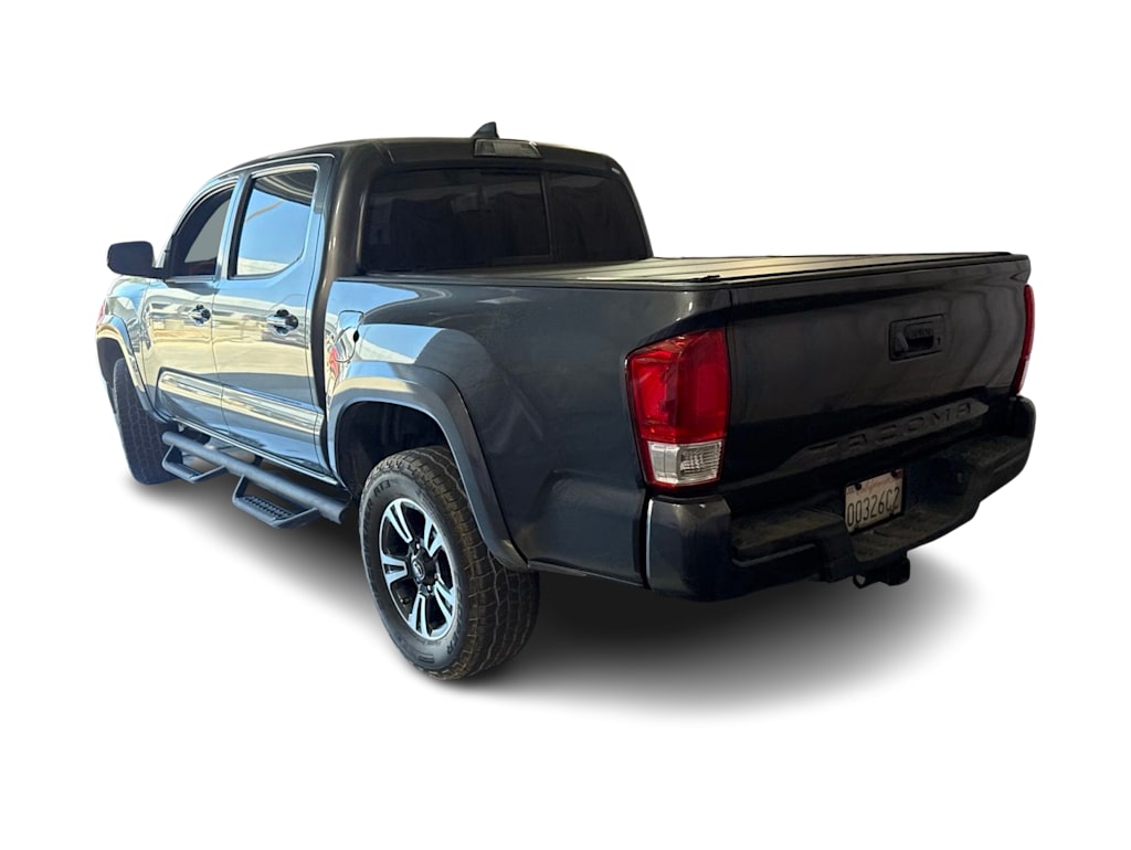 Thumbnail: 2016 Toyota Tacoma - 4