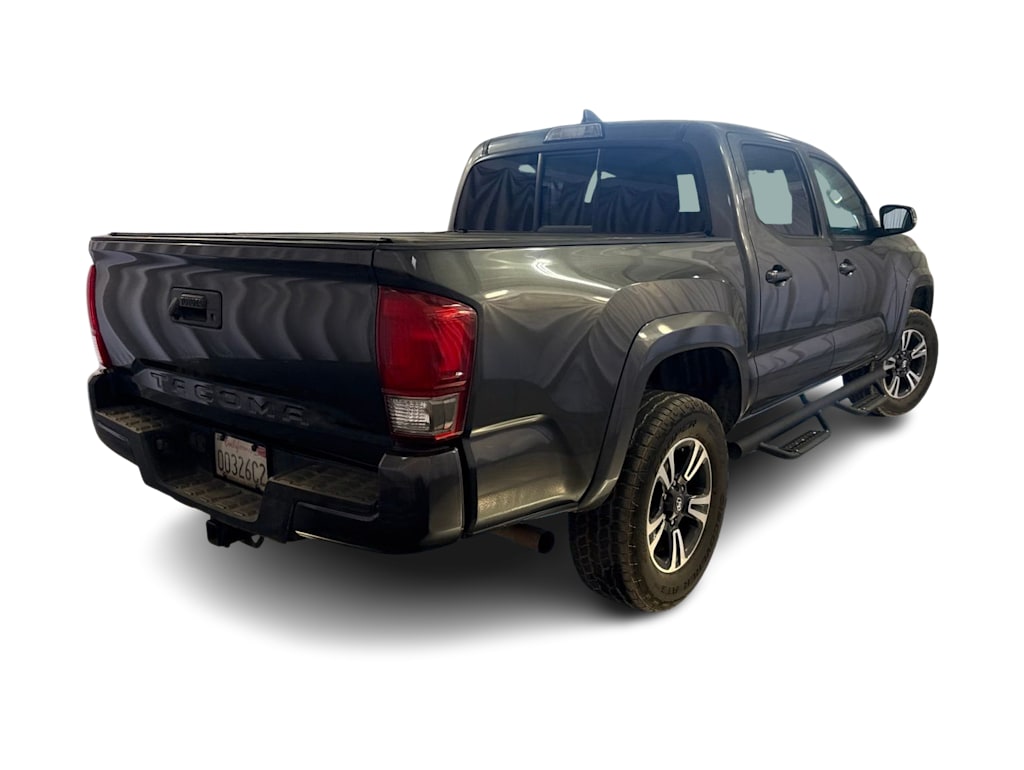 Thumbnail: 2016 Toyota Tacoma - 16