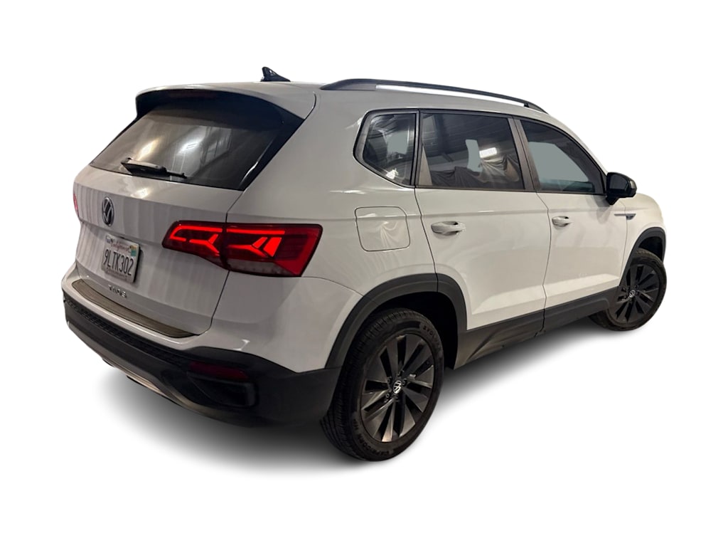 Thumbnail: 2022 Volkswagen Taos - 17