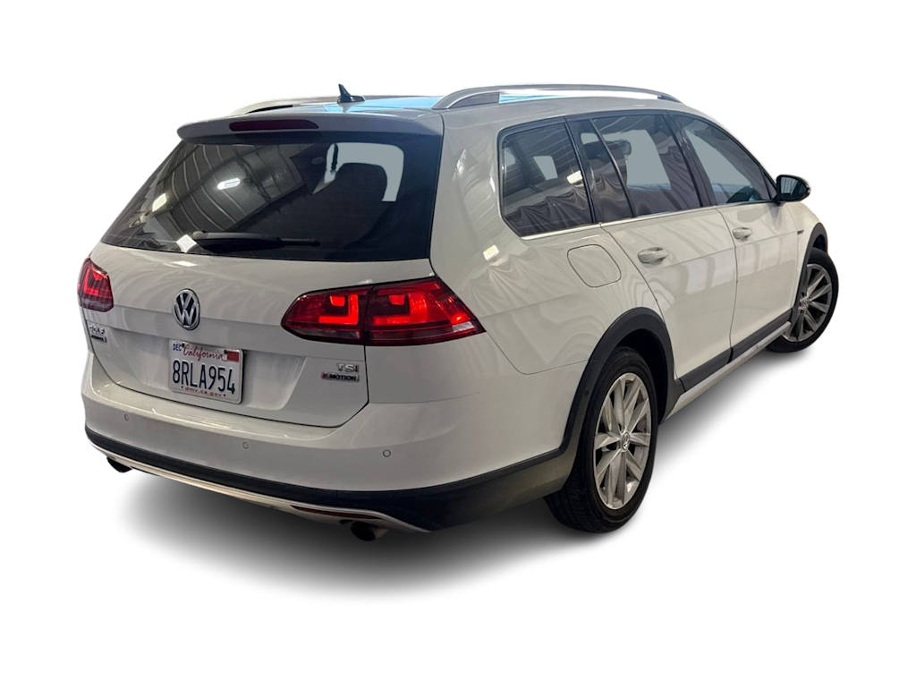 Thumbnail: 2017 Volkswagen Golf - 16