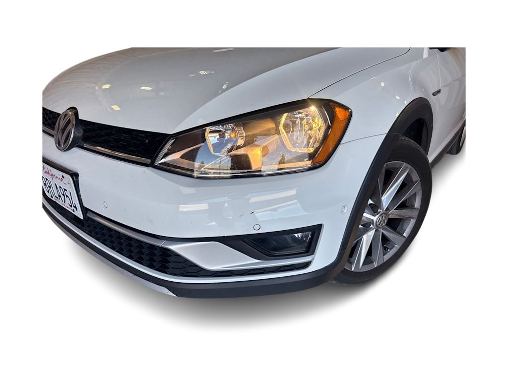 Thumbnail: 2017 Volkswagen Golf - 17