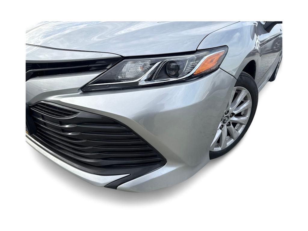 Thumbnail: 2018 Toyota Camry - 17