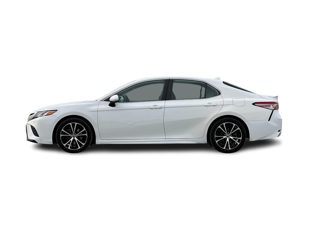 2019 Toyota Camry SE 3