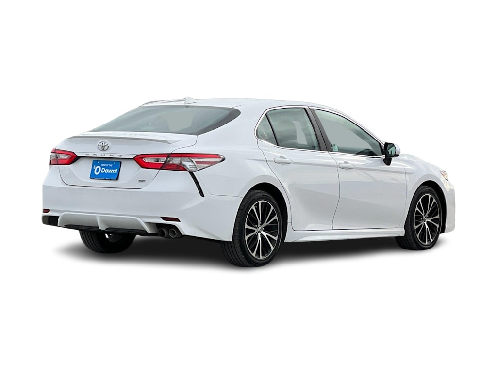 2019 Toyota Camry SE 19