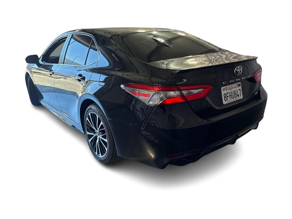 Thumbnail: 2018 Toyota Camry - 4