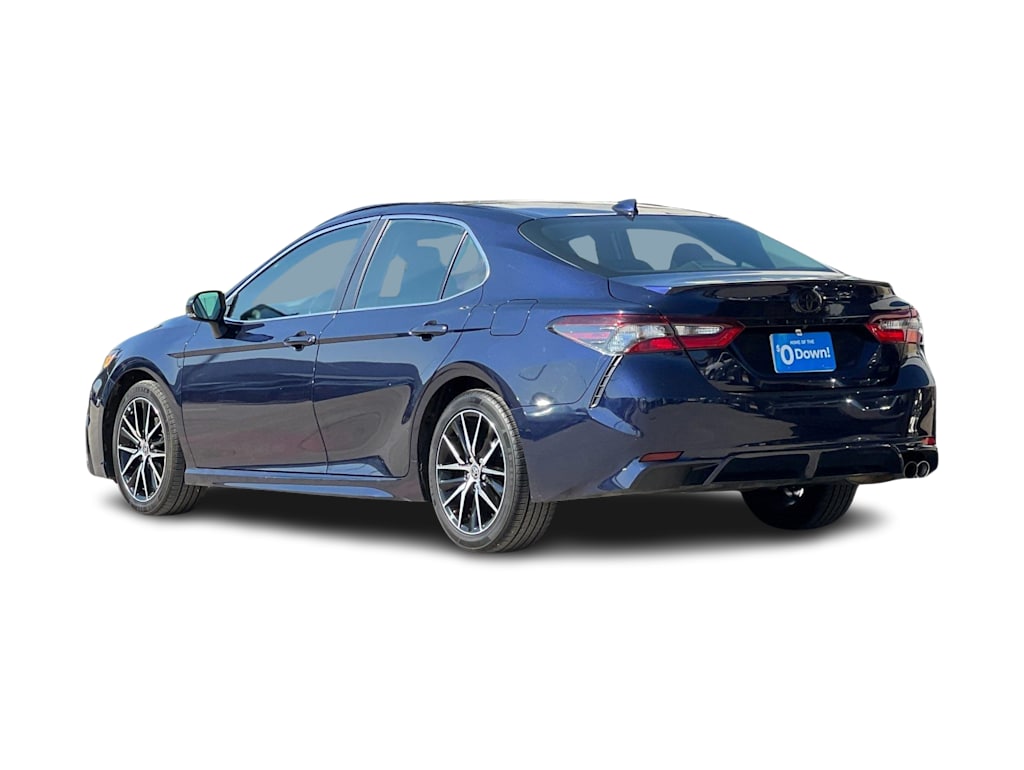 2022 Toyota Camry SE 4