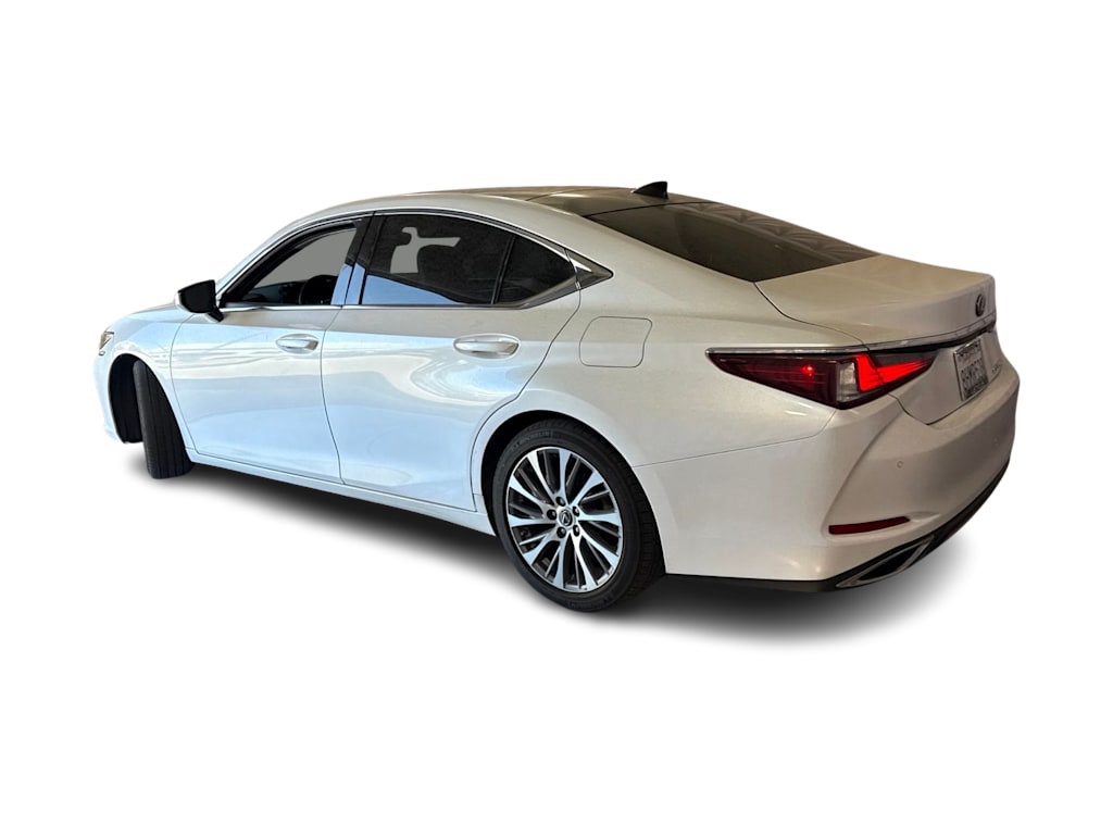 Thumbnail: 2019 Lexus ES - 4