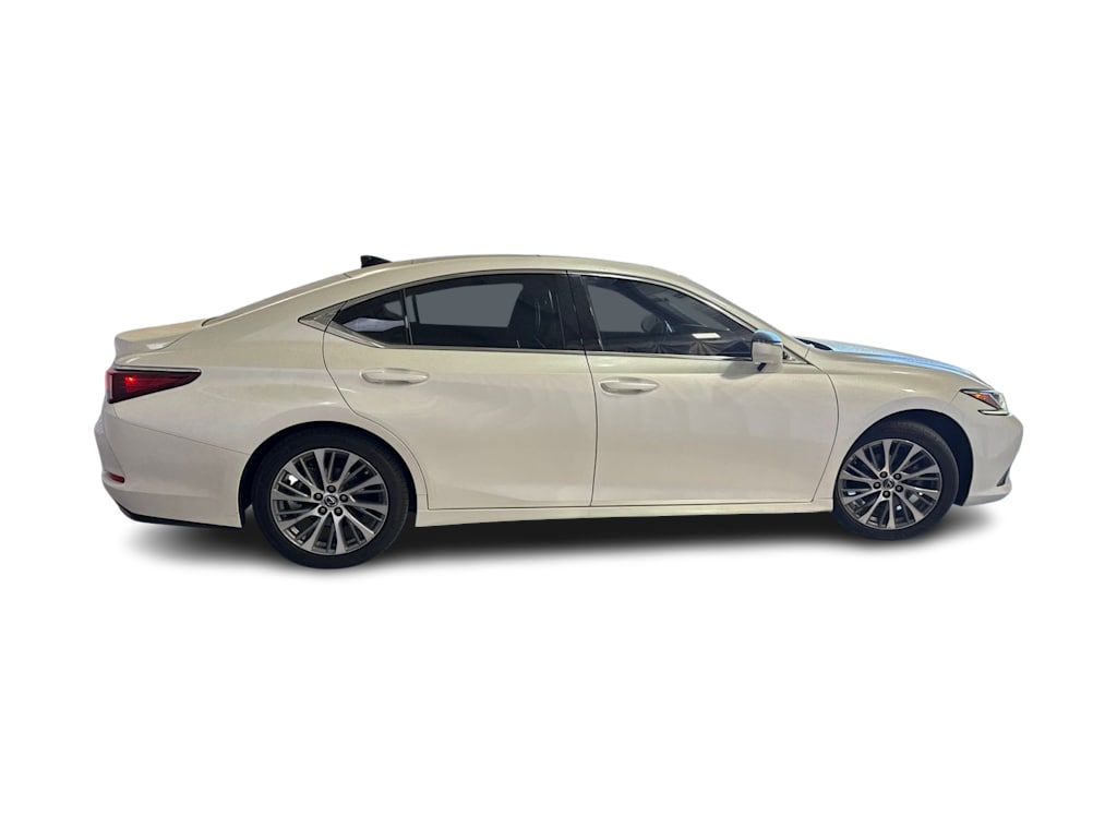 Thumbnail: 2019 Lexus ES - 16