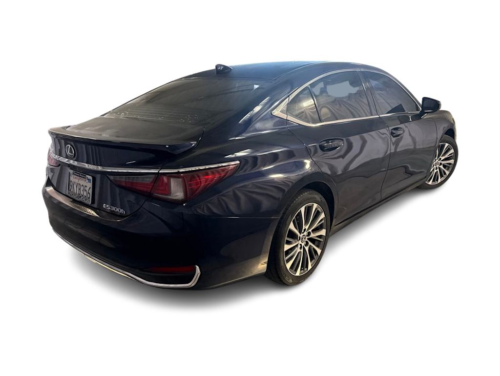 Thumbnail: 2020 Lexus ES - 14