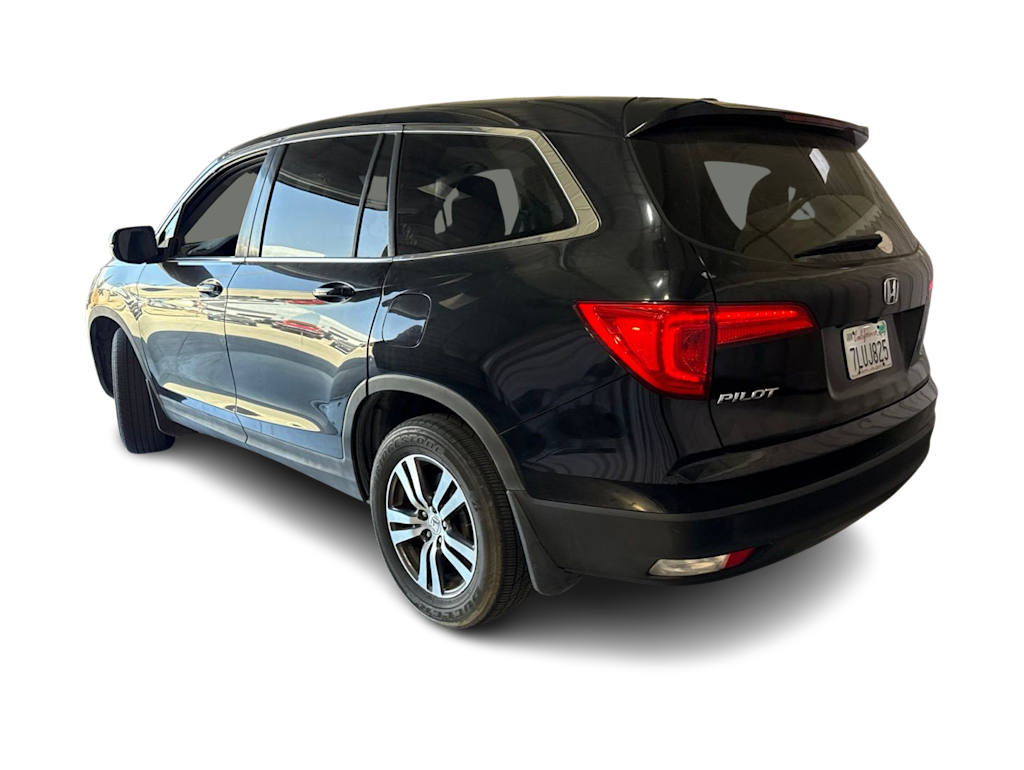Thumbnail: 2016 Honda Pilot - 3