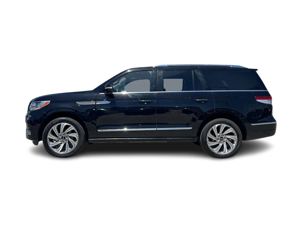 Thumbnail: 2023 Lincoln Navigator - 3