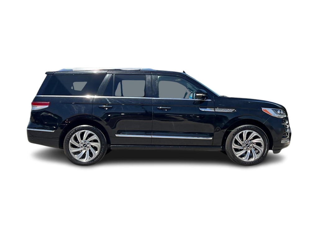 Thumbnail: 2023 Lincoln Navigator - 19