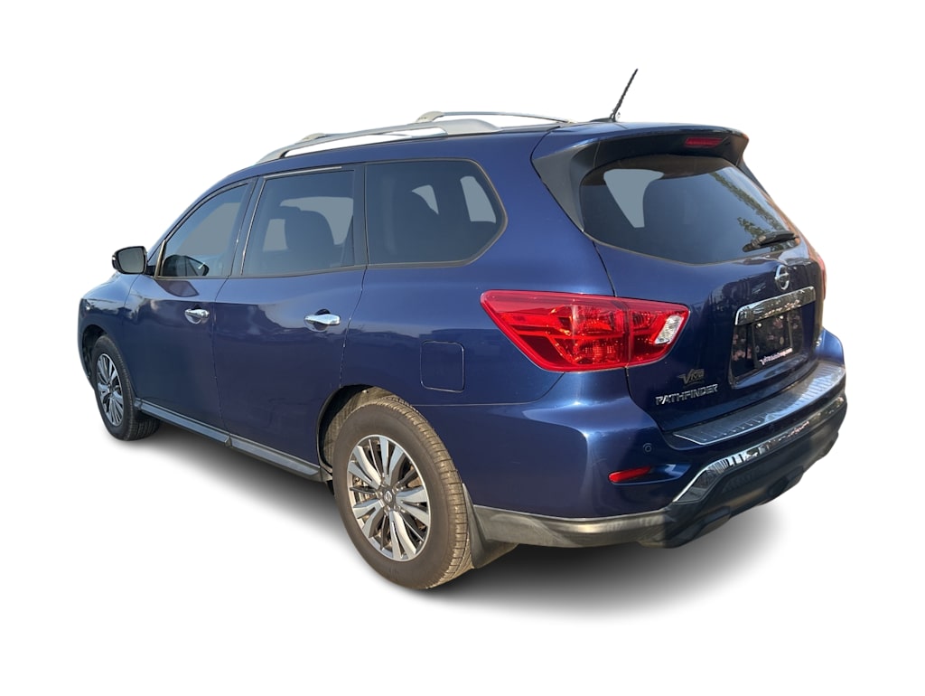 Thumbnail: 2017 Nissan Pathfinder - 3
