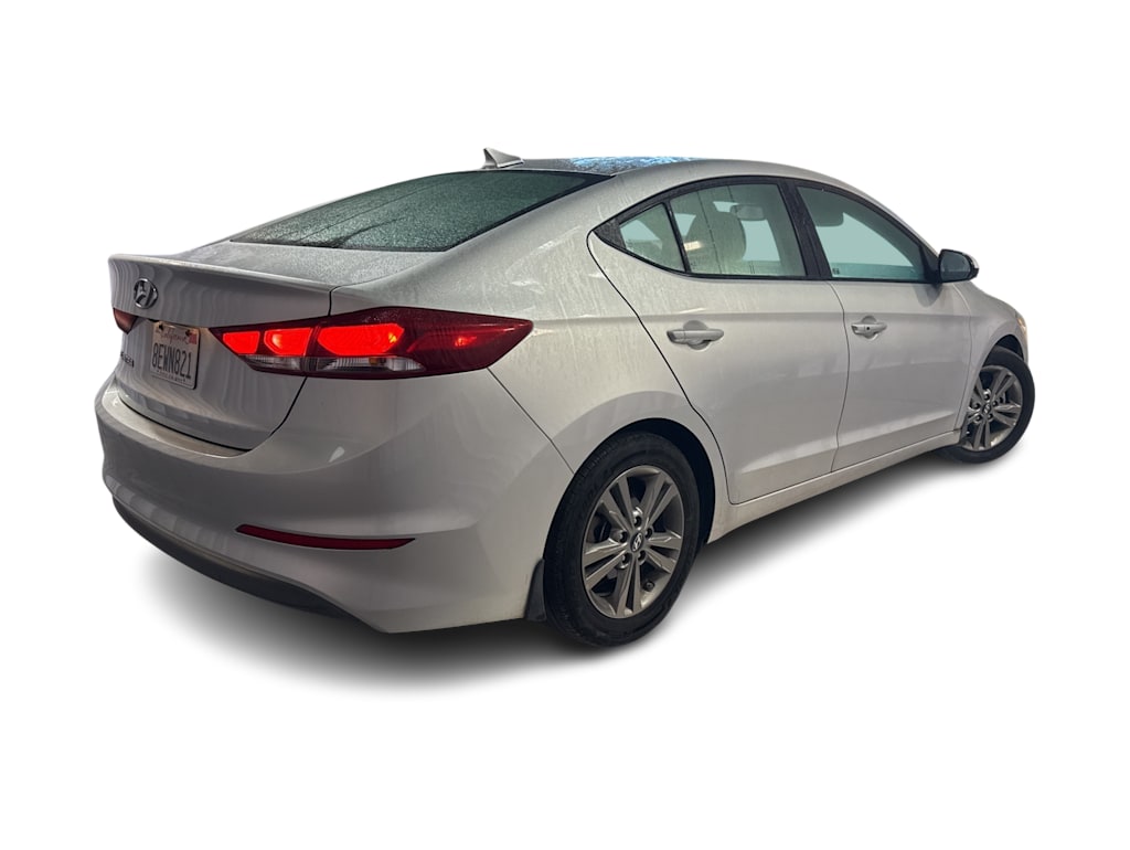 Thumbnail: 2018 Hyundai Elantra - 17