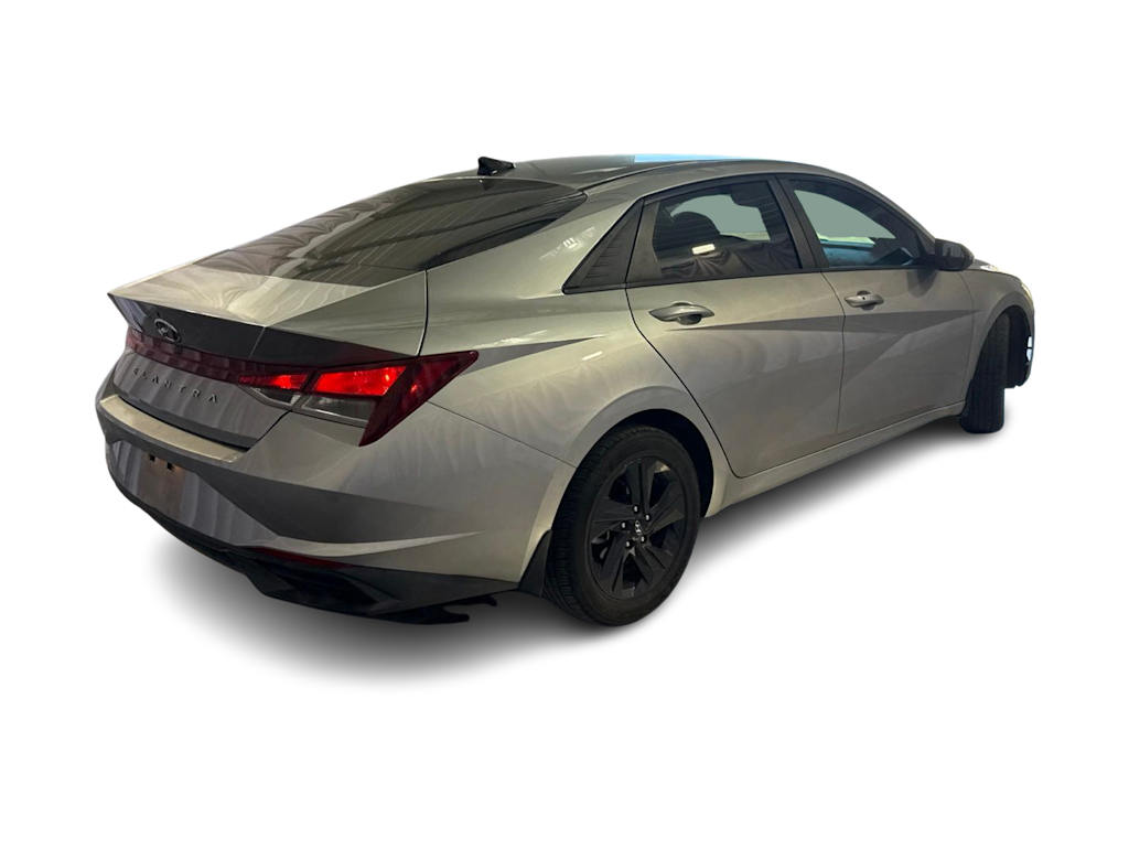Thumbnail: 2022 Hyundai Elantra - 17