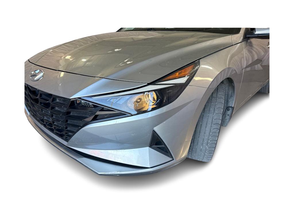 Thumbnail: 2022 Hyundai Elantra - 18