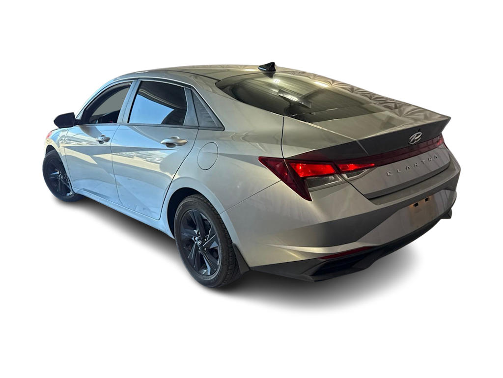 Thumbnail: 2022 Hyundai Elantra - 4