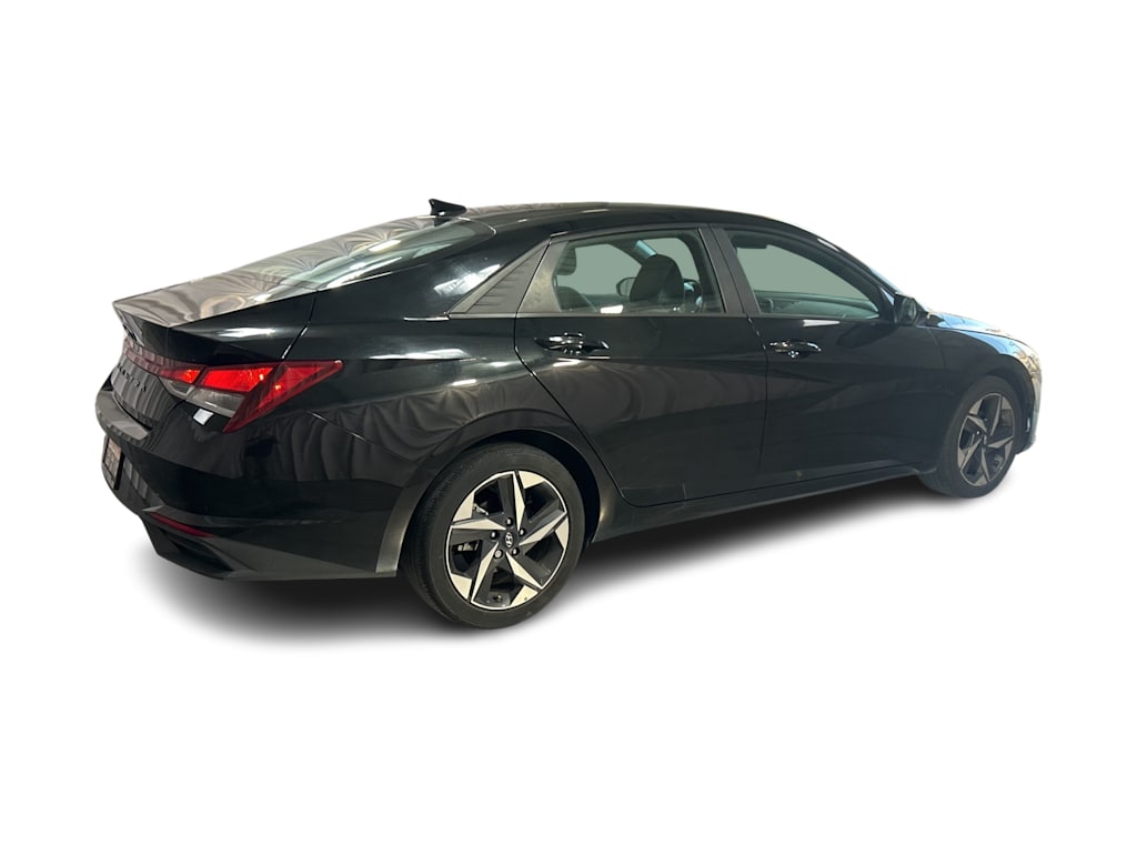 Thumbnail: 2023 Hyundai Elantra - 18