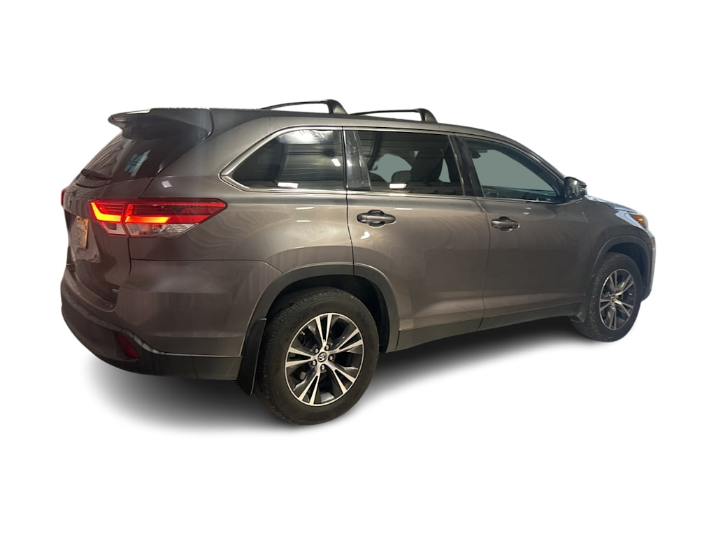 Thumbnail: 2019 Toyota Highlander - 17