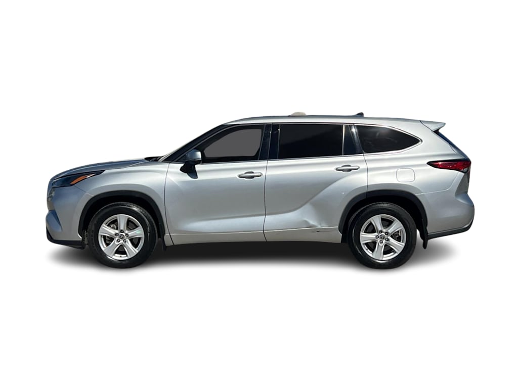 Thumbnail: 2022 Toyota Highlander - 3