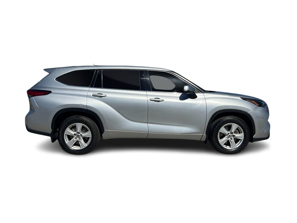 Thumbnail: 2022 Toyota Highlander - 21