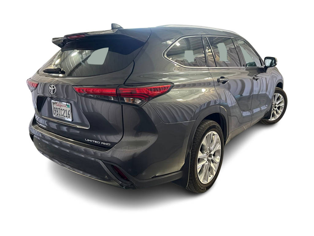 Thumbnail: 2020 Toyota Highlander - 16