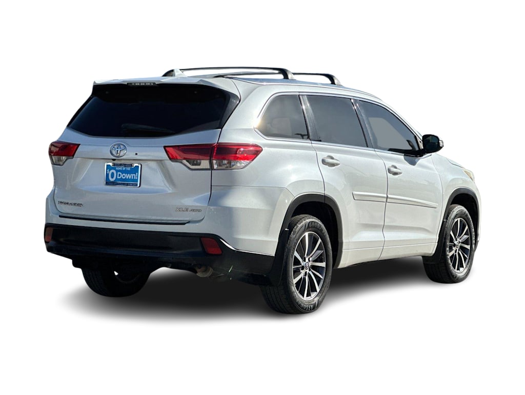 Thumbnail: 2018 Toyota Highlander - 18