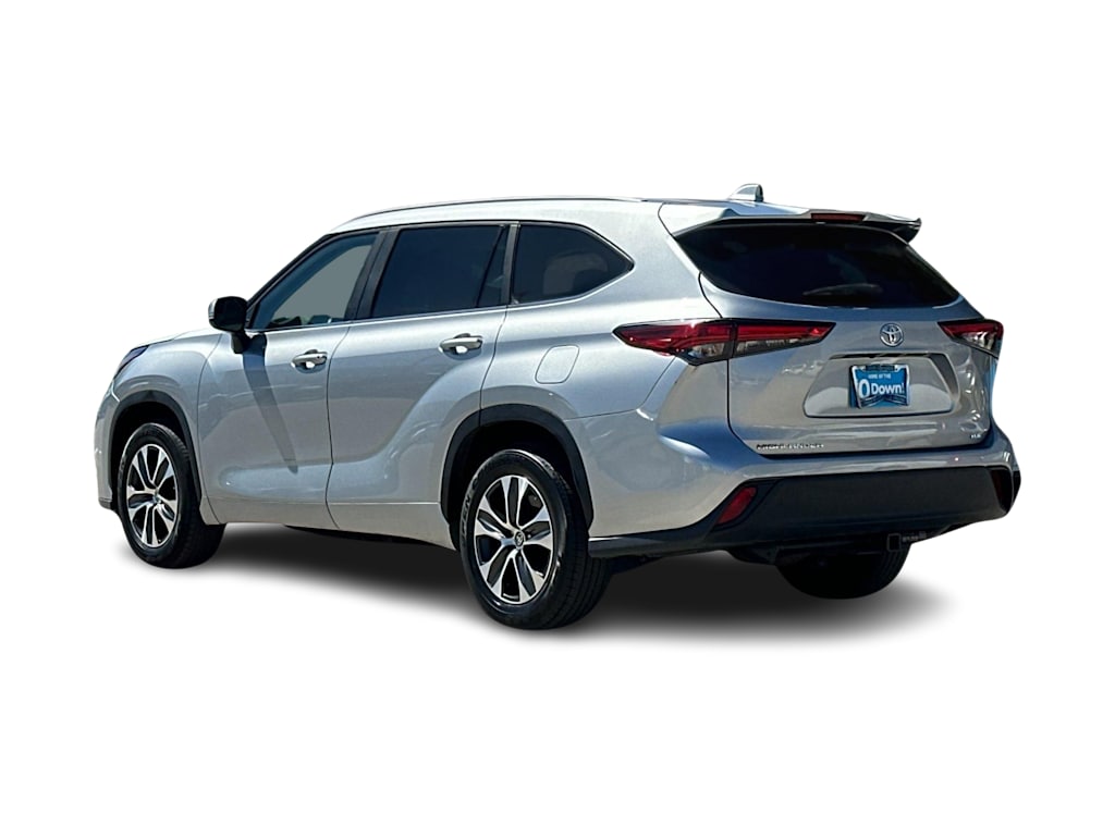 Thumbnail: 2023 Toyota Highlander - 4