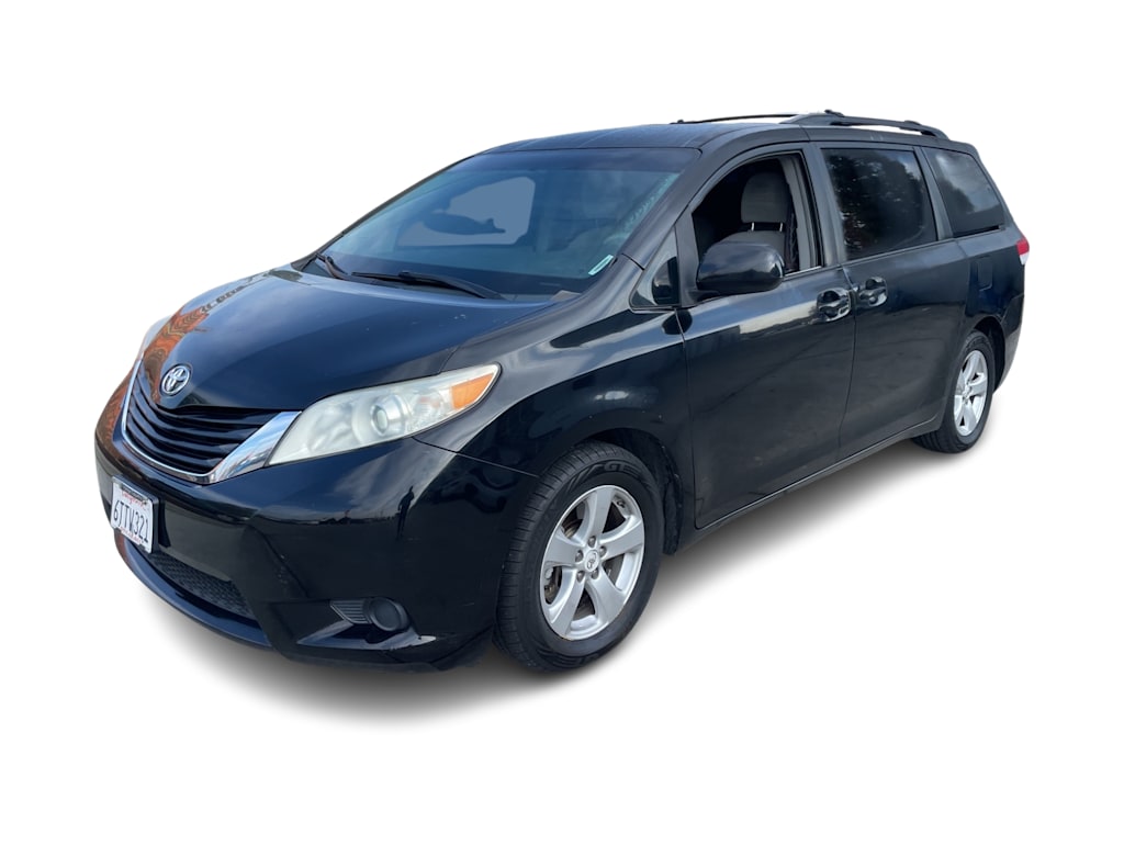 2012 Toyota Sienna LE 11