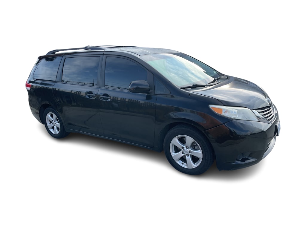 2012 Toyota Sienna LE 13